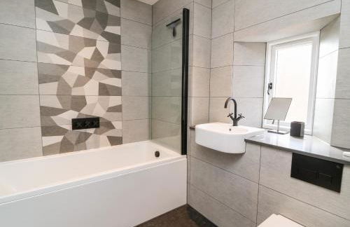 The Pump House Art Studio - Foto 25