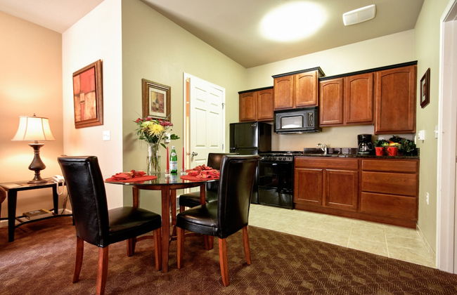 Stratford Suites - Photo 7