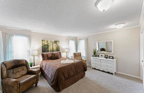 5 BR lakefront home with swim dock bunk room High Speed WiFi - Foto 14