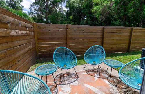 Stylish Condo min from UF & Shands Pets Welcome! - Photo 32