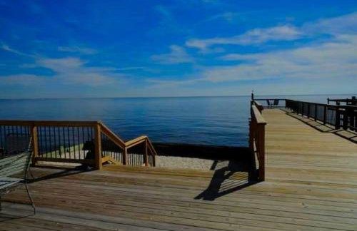 Pet-Friendly Cottage Rental with Stunning Decking on Delaware Bay, New Jersey - Foto 17