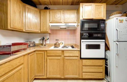 6 Mi to Sugar Bowl Resort Soda Springs Cabin! - Foto 11