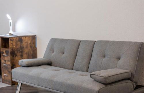 Rob's Flat - Moderne 3-Zimmer-Ferienwohnung mit Terrasse, 6 Schlafplätzen, 2 Min S-Bahn, Weil der Stadt bei Stuttgart - Foto 10