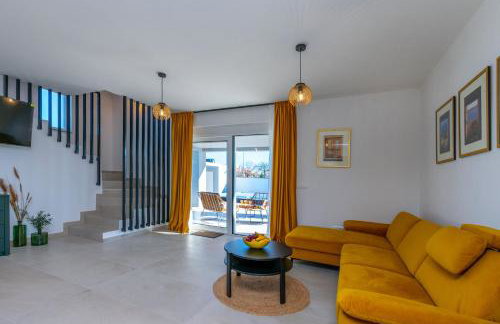 Modern Casa di Lucija with heated pool, near Airport, own parking - Foto 24