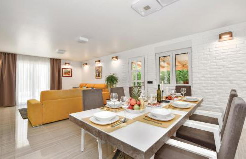 Beautiful Home In Omis With Sauna - Photo 32