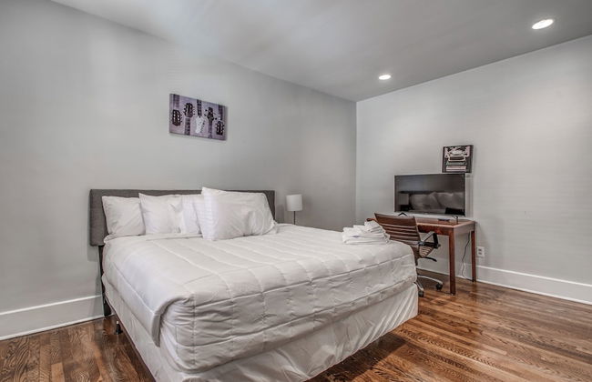 The Rolling Stone Near Downtown - Photo 9