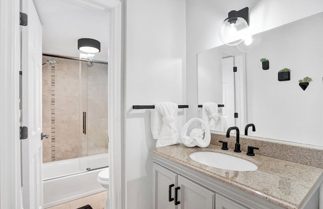 RA Suites by DesignedVR - Photo 16