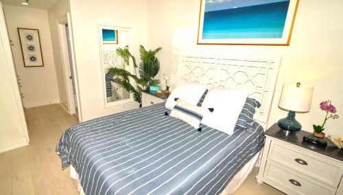 Palm Beach Paradise Walk to Beach Pool WiFi 86" TV WiFi - Foto 2