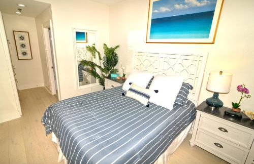 Palm Beach Paradise Walk to Beach Pool WiFi 86" TV WiFi - Foto 2