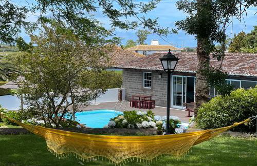 Cozy Cottage - Photo 1