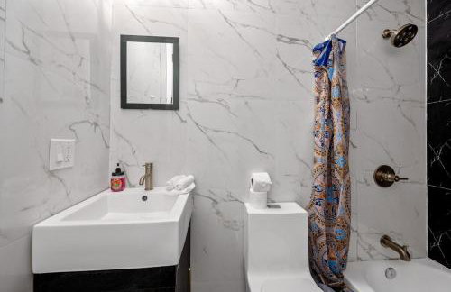 2 Queen Beds, TV's in Bedroom, Path to Manhattan - Foto 6