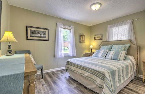 Steps to Lake Cheerful Camdenton Cottage! - Photo 9