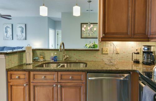 Mount Pleasant Condo with Pool and Bikes Near Beach! - Photo 9