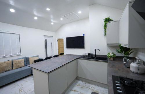 Cozy Charming Bungalow BRAND NEW - Photo 13