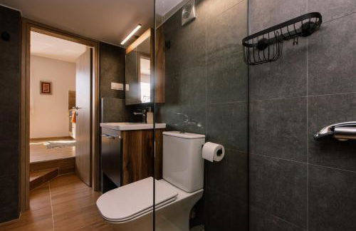 Ste's house at Macedonia Airport - Photo 13