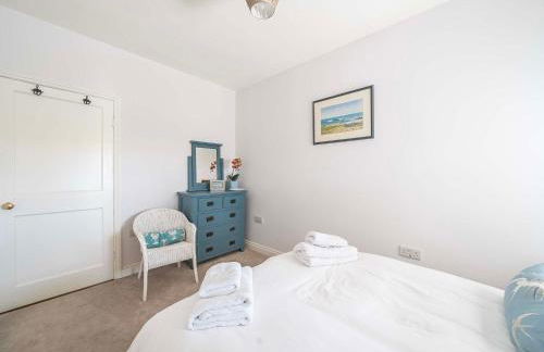 Bodior Garden Cottage Bach - Photo 18