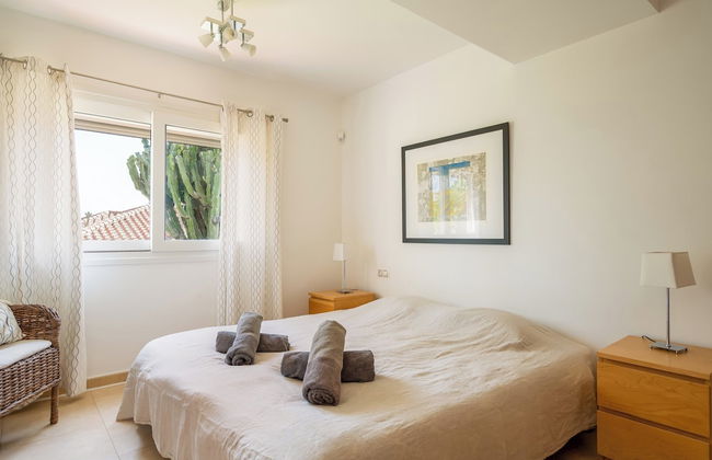 Spacious 3BR Villa with pool and views - Foto 20