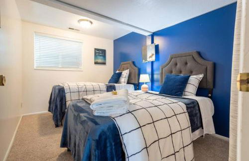 Spacious 6 BR Extended Stay - Photo 4