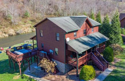 Riverbend Retreat - Photo 3