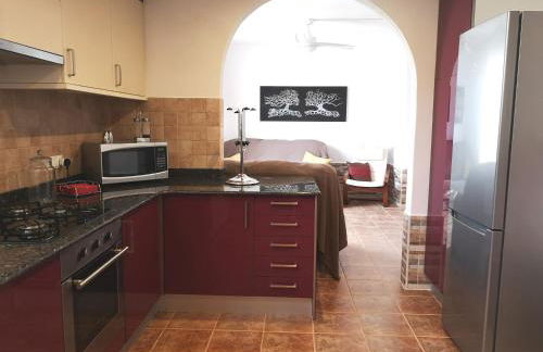 Serene mountain views Spacious garden and sole use of the 10x5m pool - Foto 13