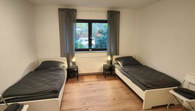 Voll-Ausgestatte Wohnung mit Balkon - Photo 3