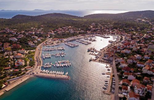 Kuća za odmor ALFIS - Jezera - Photo 9