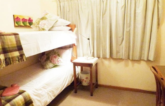 Cosy 6 Person Cottage With Mountain View - Photo 2