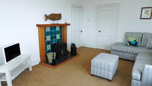 Craegard House - Photo 4