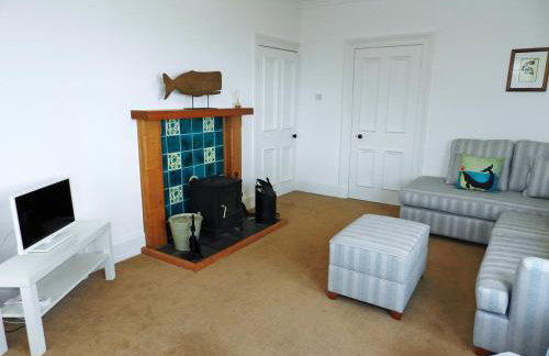 Craegard House - Photo 4