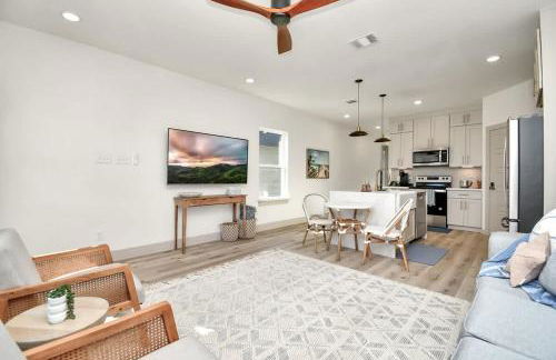 Bay Breeze Bungalow - Game Room & Pet Friendly - Foto 9