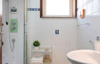 KING SIZE Bed with Air Conditioning near the BEACH & FREE Street Parking - Foto 37