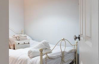 Central Stamford Apartment with private parking - Foto 17