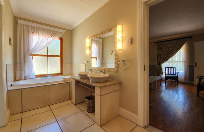 Berluda Farmhouse & Cottages - Photo 44