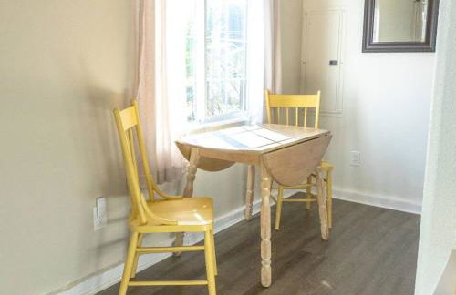 Waddle on Inn- Hot Tub, Pet Friendly, Fully Fenced, 5 Blocks to Beach! - Foto 16