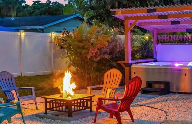 4b 2b w Hot Tub BBQ Firepit 9mins to Beach - Foto 29