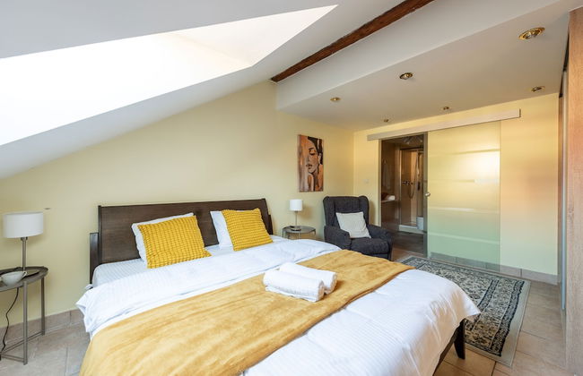 Spacious 2-level apart National Theatre - Foto 5