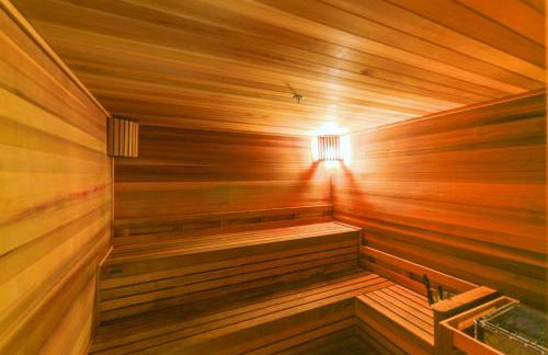 Downtown Doral Condo w-Free Parking - Foto 12