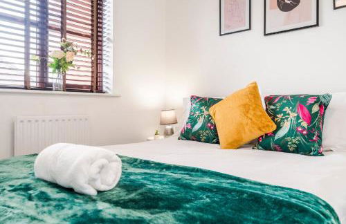 Free parking, Private Garden and Netflix, Charming Elegant 2 bedroom House Nottingham - Photo 8