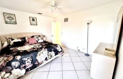 Waterfront Home With Heated Pool/Jacuzzi and only 1mile to beach - Foto 19