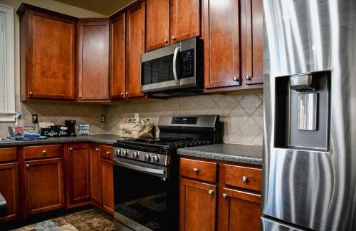 Modern 5BR Retreat with Office Fully Furnished - Foto 67