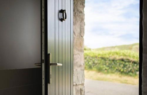 Cliff-top Cottage on Coast Path w/Panoramic Views - Photo 16