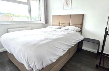 Cosy & Spacious 3Bed Apt on High Street Wi-Fi - Photo 8