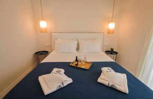 La Mer Bleue Beachfront Boutique Apartments - Photo 16