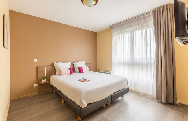 Zenitude Hôtel - Résidences Magny les Hameaux - Foto 1