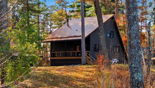 The Log Haus, a newly renovated lakefront cabin close to the trails - Foto 1