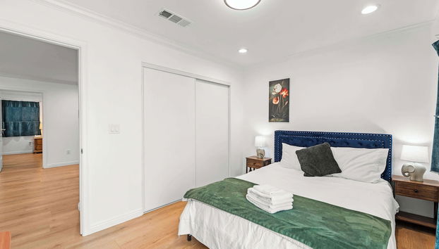 Comfy Retreat With Yard & Cozy Interiors - Foto 4, Habitación