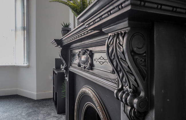 Spacious 4 Bed House in Birmingham, Suitable for Contractors - Photo 32