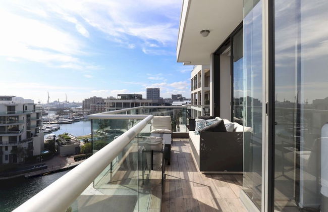 Precinct Corner Two Bedroom Waterfront Apartment - 603 - Foto 2