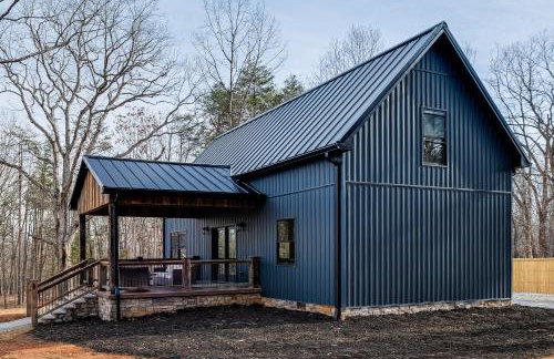 Serene Couples Getaway with Mtn Views in Bedford! - Foto 20