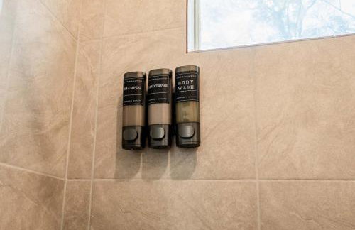 Work Desk- FirePit-Pool-Steps to UofA - Foto 58